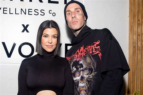 Kourtney Kardashian And Travis Barker Share Cute Moment In Art Gallery