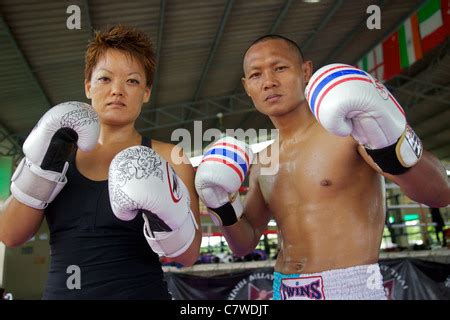 Saenchai Sor Kingstar World Champion Muay Thai Kick Boxer Training A