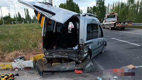 Konya da iki otomobil çarpıştı 1 ölü 2 yaralı Son Dakika Haberleri