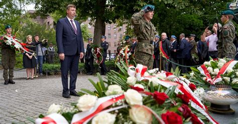 Rocznica wybuchu Powstania Warszawskiego Wrocław pamięta ZDJĘCIA