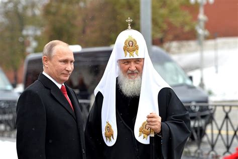 Le Patriarche Kirill F Licite Poutine Pour Son Anniversaire Regards