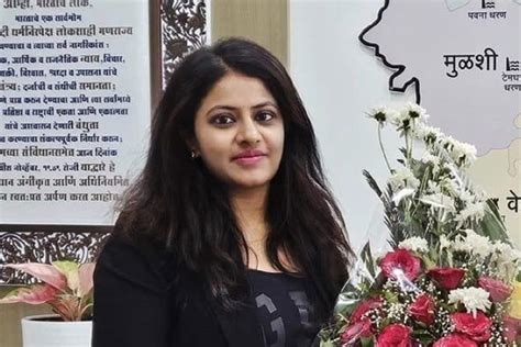 Pooja Khedkar मोठी बातमी Ias पूजा खेडकर गायब फोनही बंद