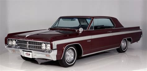 1963 Oldsmobile Starfire | Volo Museum