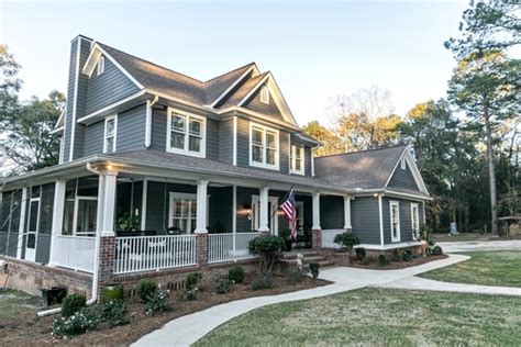 When You Should Replace Siding On Your Home Roof Right