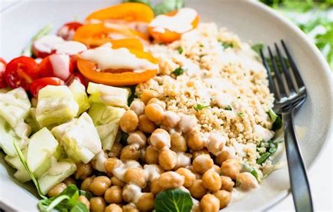 Bol De Couscous De Garbanzos Con Tahina Nutrasem Aceites Chia