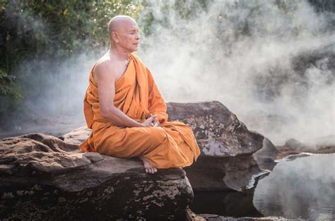 Shaolin Monk Meditating Shaolin Monks Buddhism Chill Meditation