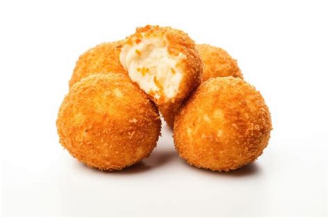 Bolas De Arroz Arancini Con Zanahorias Y Queso Sobre Fondo Blanco