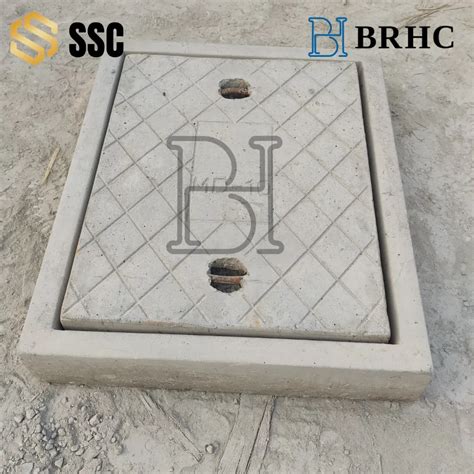 Gray Steel Fiber Reinforced Concrete 500X700 MM Heavy Duty RCC Manhole