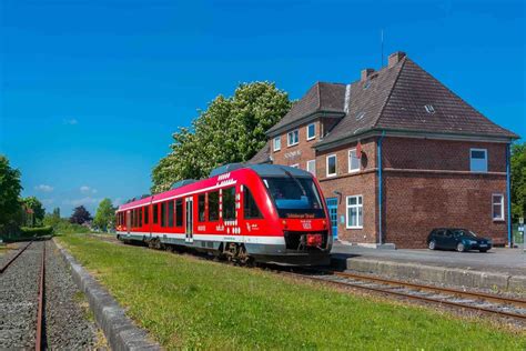 Regionalzug Sonderzug Am Bahnhof Sch Nberg Bei Kiel In Schleswig