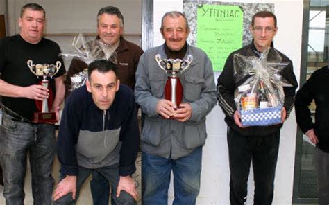 Comité de la Gare Treize joueurs au concours de boules Le Télégramme