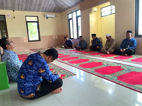 Diikuti Seluruh Pegawai Pemerintah Kecamatan Grogol Gelar Kultum