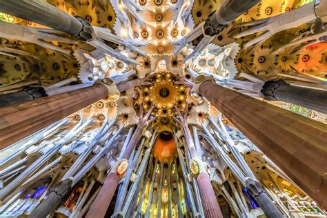 Sagrada Familia w Barcelonie Ciekawostki Fajne Podróże