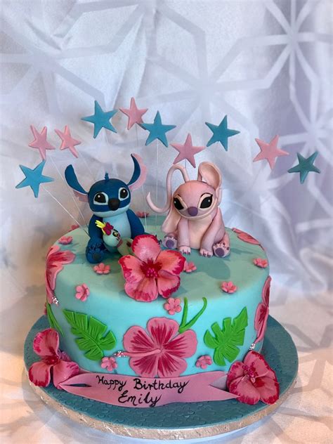 Stitch and Angel birthday cake Bolos de aniversário Coisas de