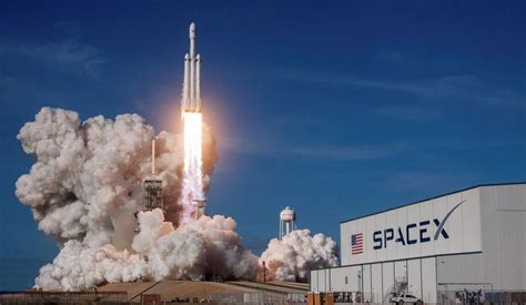 Musks Spacex Wins Pentagon Award For Missile Tracking Satellites