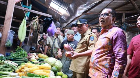 Jelang Nataru Ini Harga Kebutuhan Pokok Di Pasar Kota Makassar