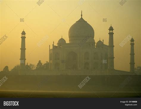 Taj Mahal, Sunrise Image & Photo (Free Trial) | Bigstock