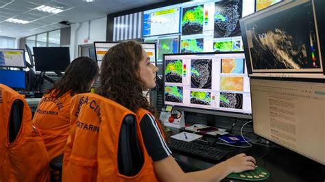 Previsão de chuva intensa e volumosa entre o Litoral Sul e Meio Oeste