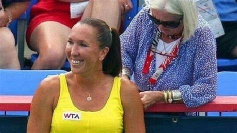 Jelena Jankovic Snaps Bra Strap During Match Gets Help From Nice