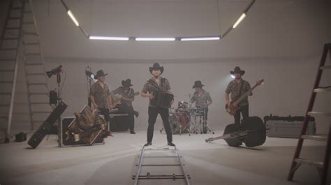 Cuánto Me Gusta Este Rancho Music Video by Valentín Elizalde La