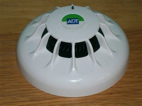 Why Is My Carbon Monoxide Detector Flashing Red Storables