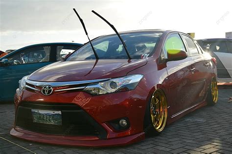 Toyota Corolla Dipamerkan Di Bumper To Bumper Car Show Di Pasay