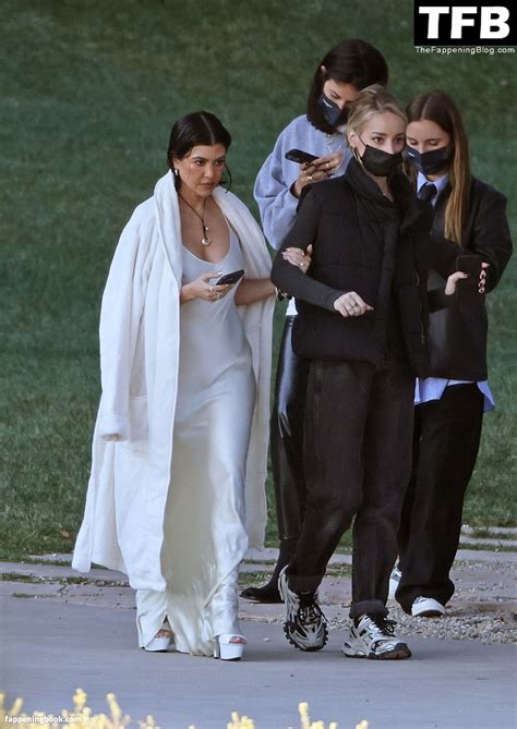 Kourtney Kardashian Kourtneykardash Nude Onlyfans Leaks Fappening Page Fappeningbook