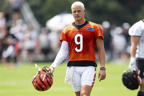 With Hair Newly Cut And Dyed Bengals Qb Joe Burrow Says His Wrist