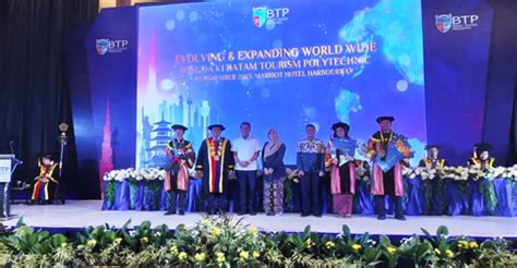 Btp Wisuda Mahasiswa Diploma Iv Dan Pascasarjana