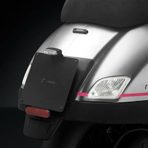 Rizoma Kentekenplaathouder Vespa GTS 300