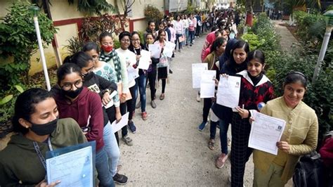 Uppsc Result 2022 यूपी लोक सेवा परीक्षा में टॉप 10 में से 8 में लड़कियों ने बाजी मारी आगरा की