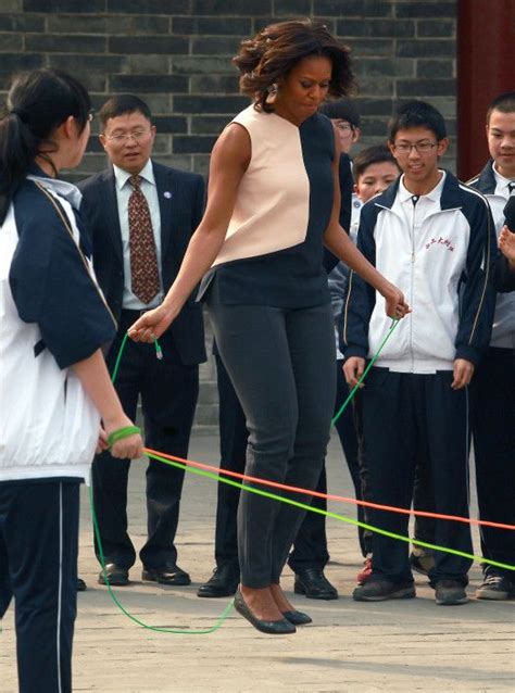 La Tenue De Michelle Obama Pour Faire De La Corde Sauter Dailyelle