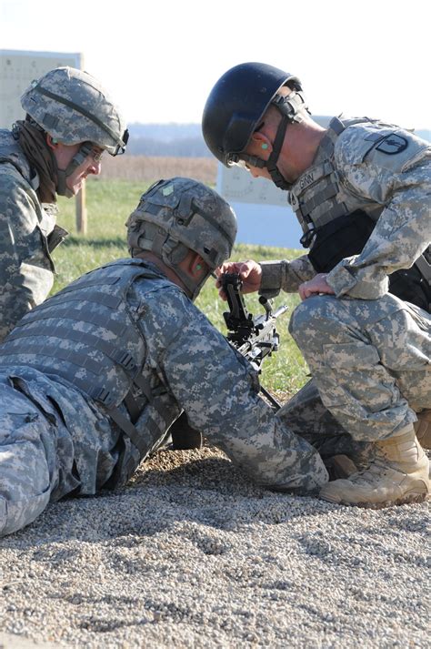 Gunner course ensures returning Soldiers stay sharp on small arms ...