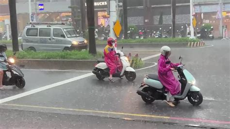 快訊 午後雷雨狂炸12縣市！持續轟到月亮出來 西部山區防強陣風 中天新聞網