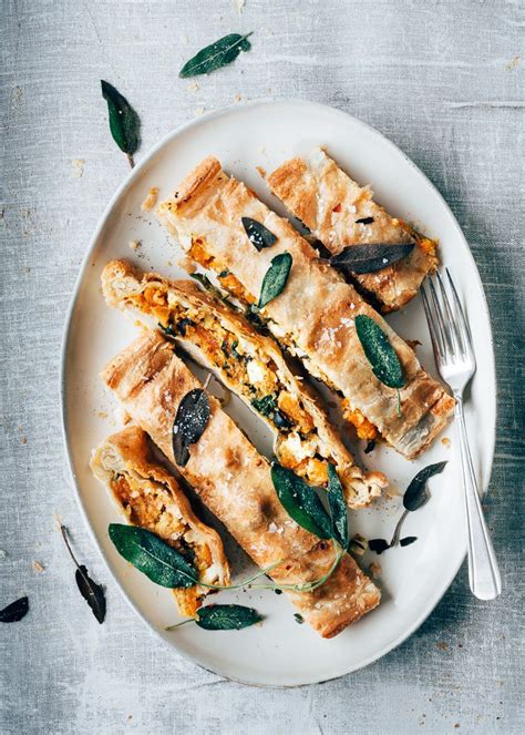 Hartige strüdel met pompoen spinazie en feta Recept Lekker eten