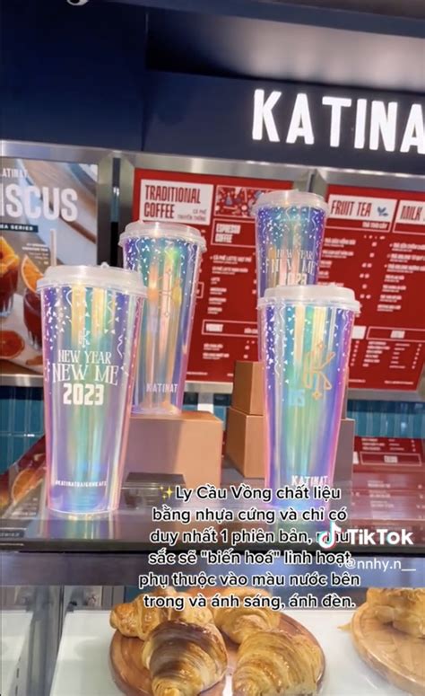 Giới trẻ TP HCM đổ xô đi săn chiếc ly cầu vồng đang hot hàng dài người xếp hàng mòn mỏi chờ mua