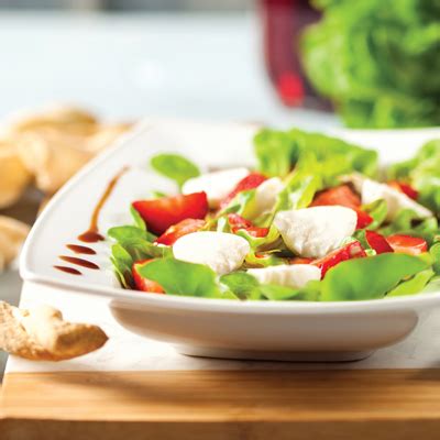 Salade De Fraises Et Bocconcini Metro