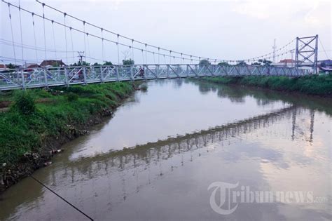 Jembatan Gantung Sepeda Motor Di Rancamanyar Resmi Beroperasi Foto 3