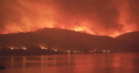 Evacuan A 100 Mil Personas Por Incendios En California