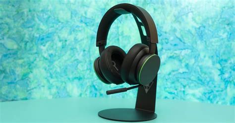 New Xbox Wireless Headset Plays Nice With The Series X Your Phone And Pc Cnet