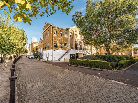 2 Bed Flat For Sale In Sophia Square Rotherhithe Se16 £485000 Zoopla