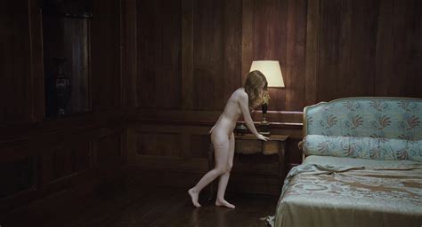 Emily Browning Nude Pics Página 7