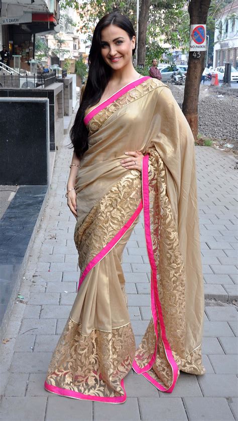 Pin By Shiv Abdare On Bright Colour Elegant Saree Saree Designs