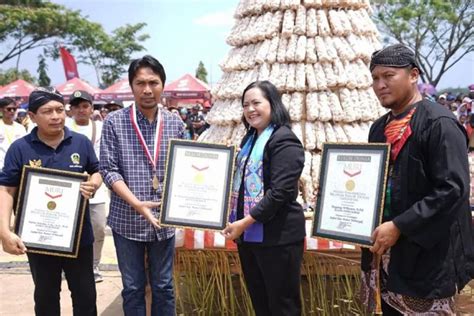 Festival Kue Manco Kabupaten Madiun 2023 Pecahkan Rekor MURI ANTARA News