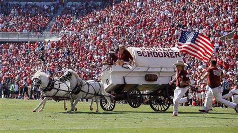 OU's Sooner Schooner crashes on field during game vs. West Virginia