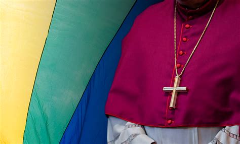 Una reunión íntima terminó en tragedia para dos sacerdotes gay en Reino Unido Escandala