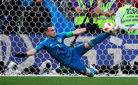 Игорь Акинфеев - биография, факты, фото