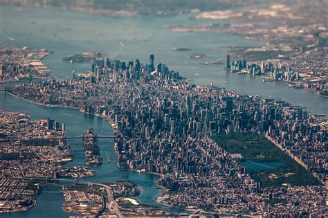Incredible aerial photo of New York City. : r/pics 