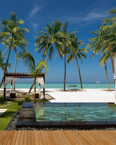 One&Only Reethi Rah, Reethi Rah Island, Maldives - Resort Review - Condé Nast Traveler