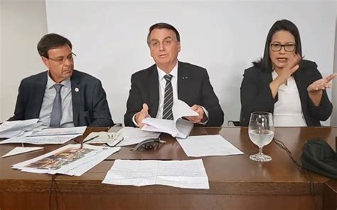 Após fala sobre desobrigar uso de máscaras Bolsonaro faz live Metrópoles