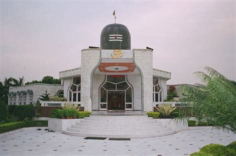 Guru Ji Ka Ashram Bade Mandir In The City New Delhi